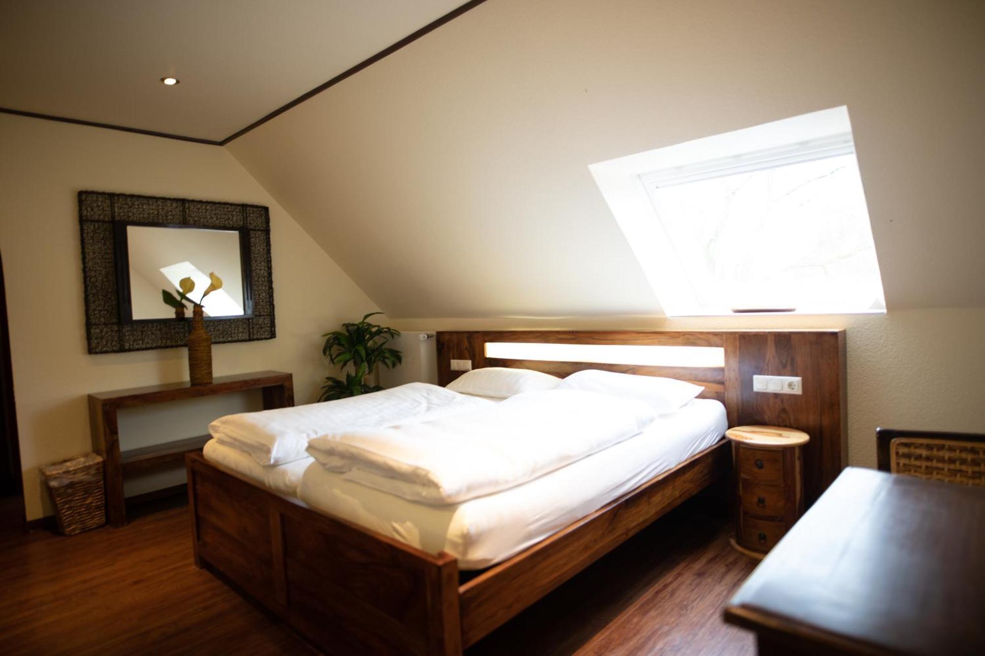 Vier Jahreszeiten Rooms Husum  Exterior foto
